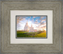 Load image into Gallery viewer, Brigham Utah Springs Light
