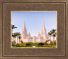 Load image into Gallery viewer, San Diego California Glow

