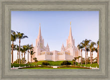 Load image into Gallery viewer, San Diego California Glow
