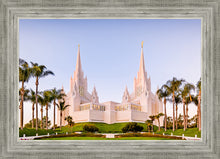 Load image into Gallery viewer, San Diego California Glow
