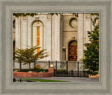 Load image into Gallery viewer, Salt Lake City Temple Inner Glow

