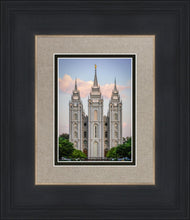 Load image into Gallery viewer, Salt Lake City Temple In All His Glory
