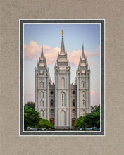 Load image into Gallery viewer, Salt Lake City Temple In All His Glory
