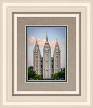 Load image into Gallery viewer, Salt Lake City Temple In All His Glory
