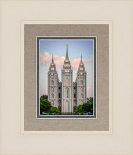Load image into Gallery viewer, Salt Lake City Temple In All His Glory
