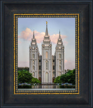Load image into Gallery viewer, Salt Lake City Temple In All His Glory
