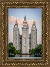 Load image into Gallery viewer, Salt Lake City Temple In All His Glory
