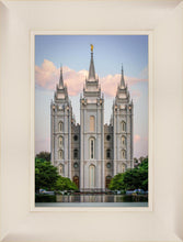 Load image into Gallery viewer, Salt Lake City Temple In All His Glory
