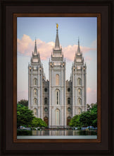 Load image into Gallery viewer, Salt Lake City Temple In All His Glory
