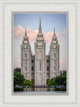 Load image into Gallery viewer, Salt Lake City Temple In All His Glory
