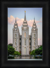 Load image into Gallery viewer, Salt Lake City Temple In All His Glory
