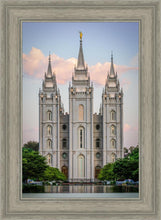 Load image into Gallery viewer, Salt Lake City Temple In All His Glory
