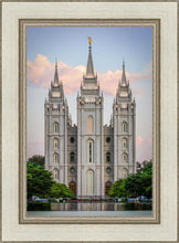 Load image into Gallery viewer, Salt Lake City Temple In All His Glory
