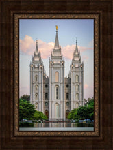 Load image into Gallery viewer, Salt Lake City Temple In All His Glory
