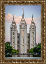 Load image into Gallery viewer, Salt Lake City Temple In All His Glory
