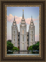 Load image into Gallery viewer, Salt Lake City Temple In All His Glory
