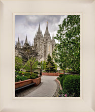 Load image into Gallery viewer, Salt Lake City Temple Pathway To Glory
