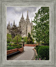 Load image into Gallery viewer, Salt Lake City Temple Pathway To Glory
