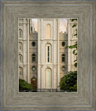 Load image into Gallery viewer, Salt Lake City Temple The Morning Breaks
