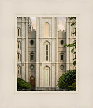 Load image into Gallery viewer, Salt Lake City Temple The Morning Breaks
