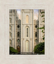 Load image into Gallery viewer, Salt Lake City Temple The Morning Breaks
