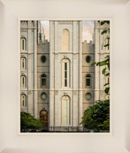 Load image into Gallery viewer, Salt Lake City Temple The Morning Breaks
