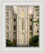 Load image into Gallery viewer, Salt Lake City Temple The Morning Breaks
