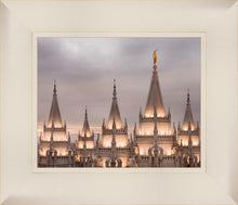 Load image into Gallery viewer, Salt Lake City Temple Rising Ramparts
