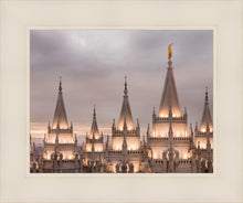 Load image into Gallery viewer, Salt Lake City Temple Rising Ramparts
