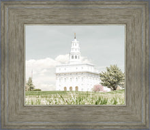 Load image into Gallery viewer, Sweet is The Work Nauvoo Illinois Temple

