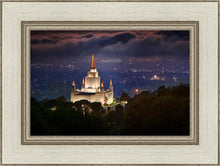Load image into Gallery viewer, Oakland 12
