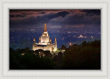 Load image into Gallery viewer, Oakland 12
