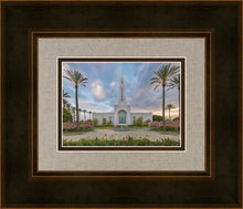 Load image into Gallery viewer, Redlands Temple 17
