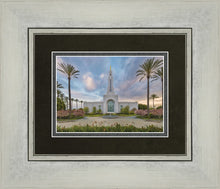 Load image into Gallery viewer, Redlands Temple 17
