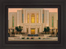 Load image into Gallery viewer, Gilbert Detail

