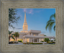 Load image into Gallery viewer, Orlando 02
