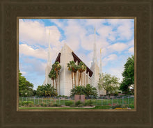 Load image into Gallery viewer, Las Vegas Daytime
