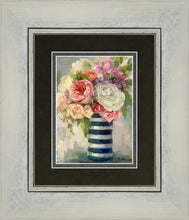 Load image into Gallery viewer, Flowers &amp; Vase
