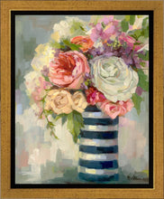 Load image into Gallery viewer, Flowers &amp; Vase
