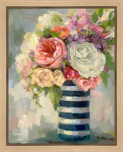 Load image into Gallery viewer, Flowers &amp; Vase
