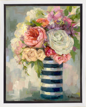 Load image into Gallery viewer, Flowers &amp; Vase
