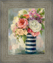 Load image into Gallery viewer, Flowers &amp; Vase
