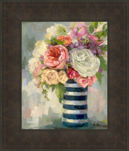 Load image into Gallery viewer, Flowers &amp; Vase
