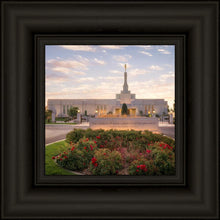 Load image into Gallery viewer, Reno Flowers
