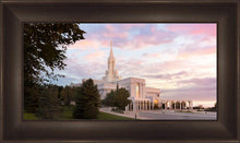Load image into Gallery viewer, Bountiful Pastel Light
