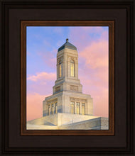 Load image into Gallery viewer, Helena Montana Look Up
