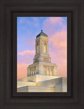 Load image into Gallery viewer, Helena Montana Look Up
