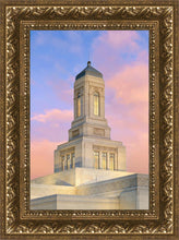 Load image into Gallery viewer, Helena Montana Look Up

