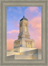 Load image into Gallery viewer, Helena Montana Look Up
