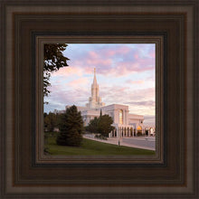 Load image into Gallery viewer, Bountiful Pastel Light
